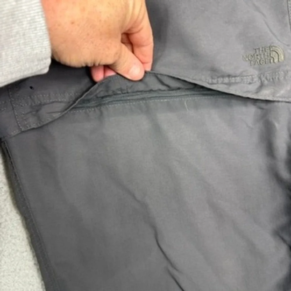 The North Face Mens Gray Convertible Zip Off Cargo Hiking Pants Size 40x32‎
